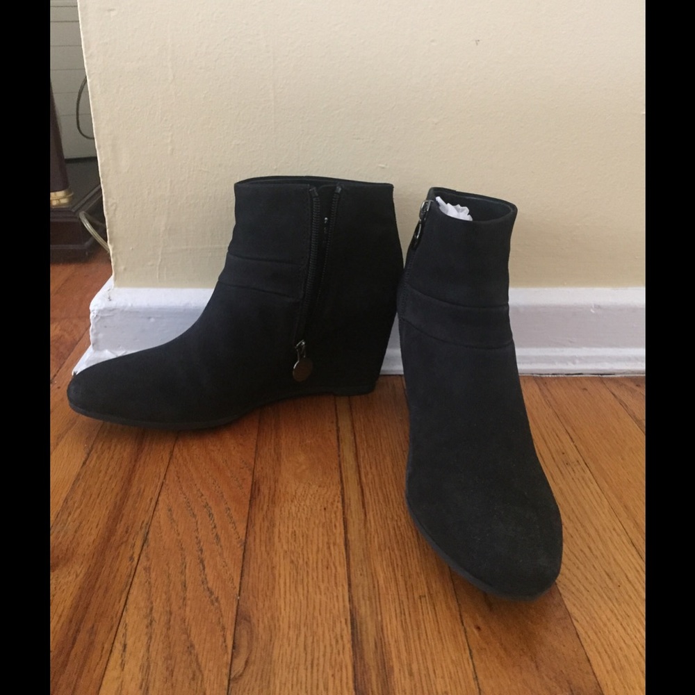 NWT Geox Wedge Booties